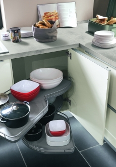 Kuchyňská linka LUX v moderní světle šedé Kuchyň řady S-line od Karel Kováč Centrum