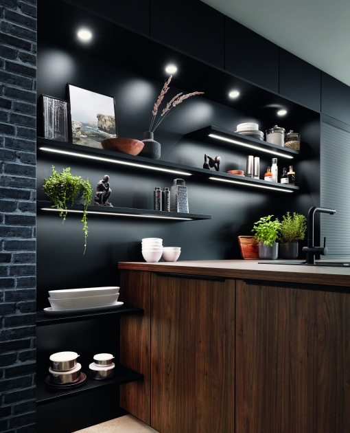 Laklaminát černá supermatná, vlašský ořech