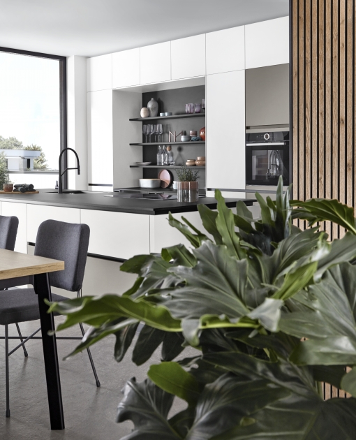 Artis oplývá jednotným designem Kuchyně S-line Glassoptik, aplská matná bílá