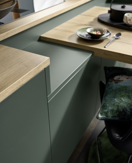 V kuchyni Nolte MANHATTAN UNI můžete různé plochy vhodně kombinovat  Variabilita a možnost personalizace je v kuchyních Nolte vysoká.