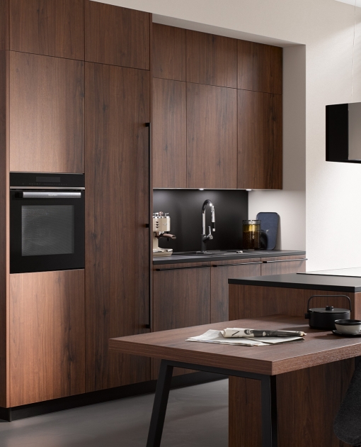 Dokonalost tvaru: concept130 BALI Ořech | LASER SOFT Černá