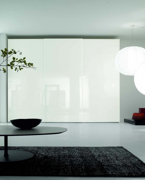 Vestavné skříně a šatny Homes