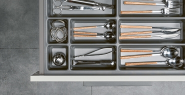 Praktické pořadače z různých materiálů vytvoří pastvu pro oči i v těch nejpřeplněnějších zákoutích. Praktické pořadače z různých materiálů vytvoří pastvu pro oči i v těch nejpřeplněnějších zákoutích.