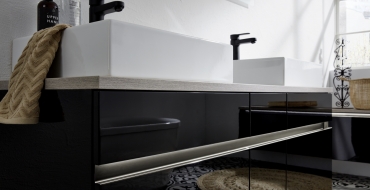 NOVA LACK NOLTE Nolte sytá černá, koupelna od Karel Kováč Centrum