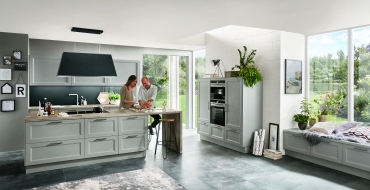 S-line CASCADA Nabízí jak šedé provedení, tak barevné variace s hráškovou zelenou.