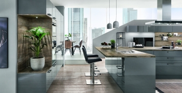 Kuchyňská linka FLASH v moderní světle šedé Kuchyň řady S-line od Karel Kováč Centrum