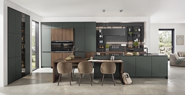 Kuchyně S-line – Laklaminát minerální zelená ultramatná, ořech Otvírací systém Sign Emotion.