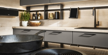 Jednotný design celého schématu působí kompaktně a nerušivě Kuchyně S-line Vulkanická šedá Jednotný design celého schématu působí kompaktně a nerušivě Kuchyně S-line Vulkanická šedá