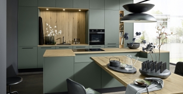 Police a skříňky kuchyně Nolte MANHATTAN UNI na přání rádi doplníme LED světly Zapuštěná světla působí v kuchyní Nolte velice nenuceně.