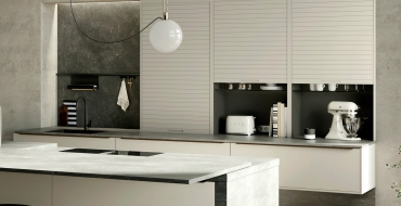 Dezény kuchyní s hloubkou: AV 5015 pískově béžová a AV 5015 olivově zelená metalíza