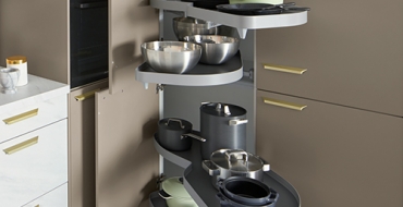 Schuller C collection TAR 2 Stylové a praktické řešení kuchyně s úložnými prostory.