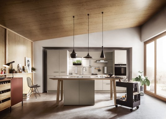 Stylová kombinace obývacího pokoje s kuchyní přesně podle představ a nejvyšších požadavků.