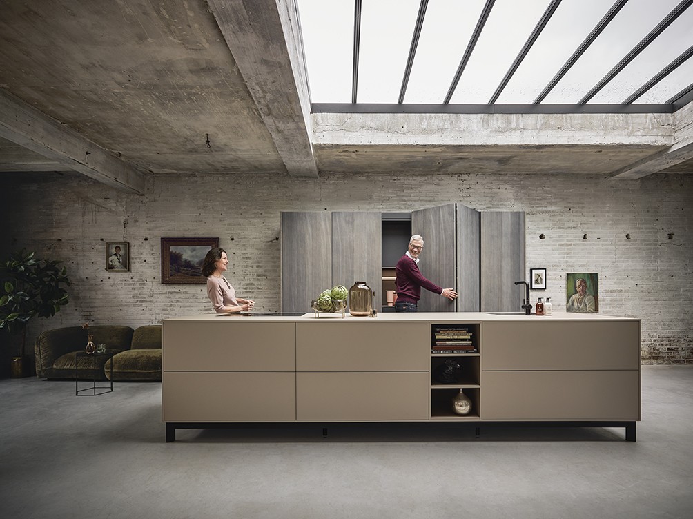 Stylová kombinace obývacího pokoje s kuchyní přesně podle představ a nejvyšších požadavků. Stylová kombinace obývacího pokoje s kuchyní přesně podle představ a nejvyšších požadavků.