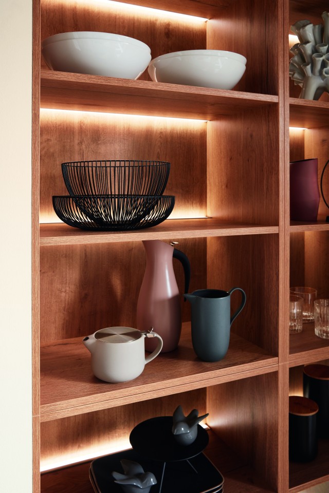 S praktickou povrchovou úpravou proti otiskům prstů S praktickou povrchovou úpravou proti otiskům prstů